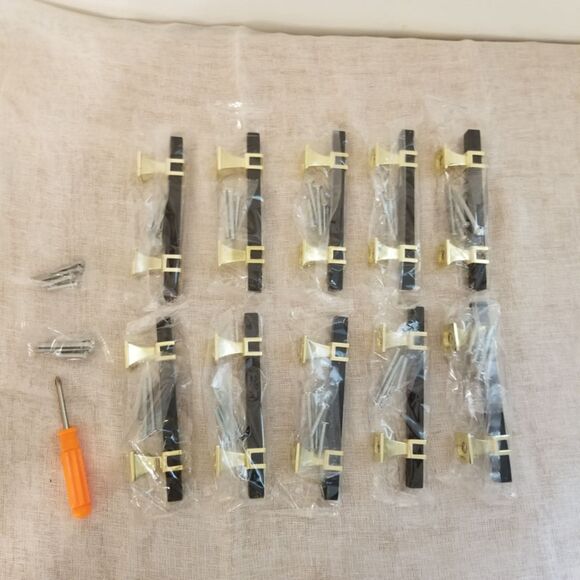 New set of 10 Redunest blck/Gld cabinet pulls - Picture 2 of 5
